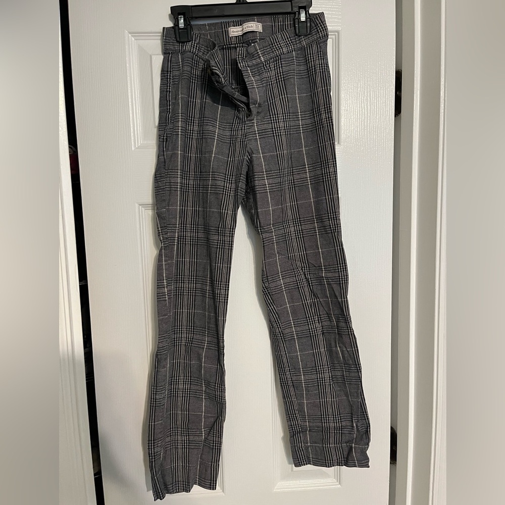 Abercrombie & Fitch Gray Dress Pants with Windowpane Pattern